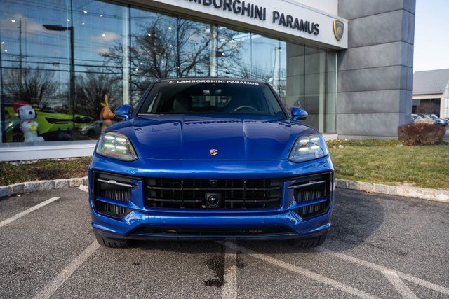 2025 Porsche Cayenne Coupe GTS