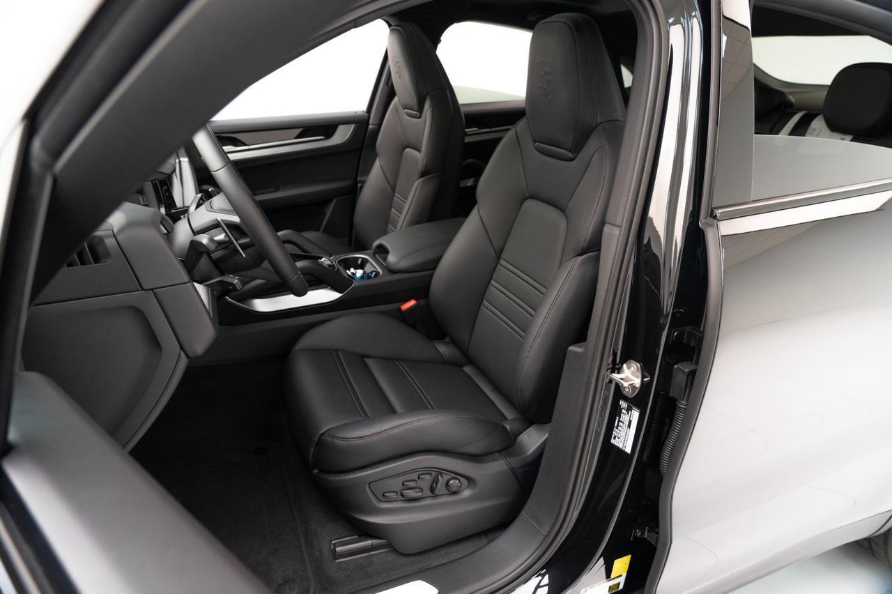 2025 Porsche Cayenne Coupe Pompano Beach FL