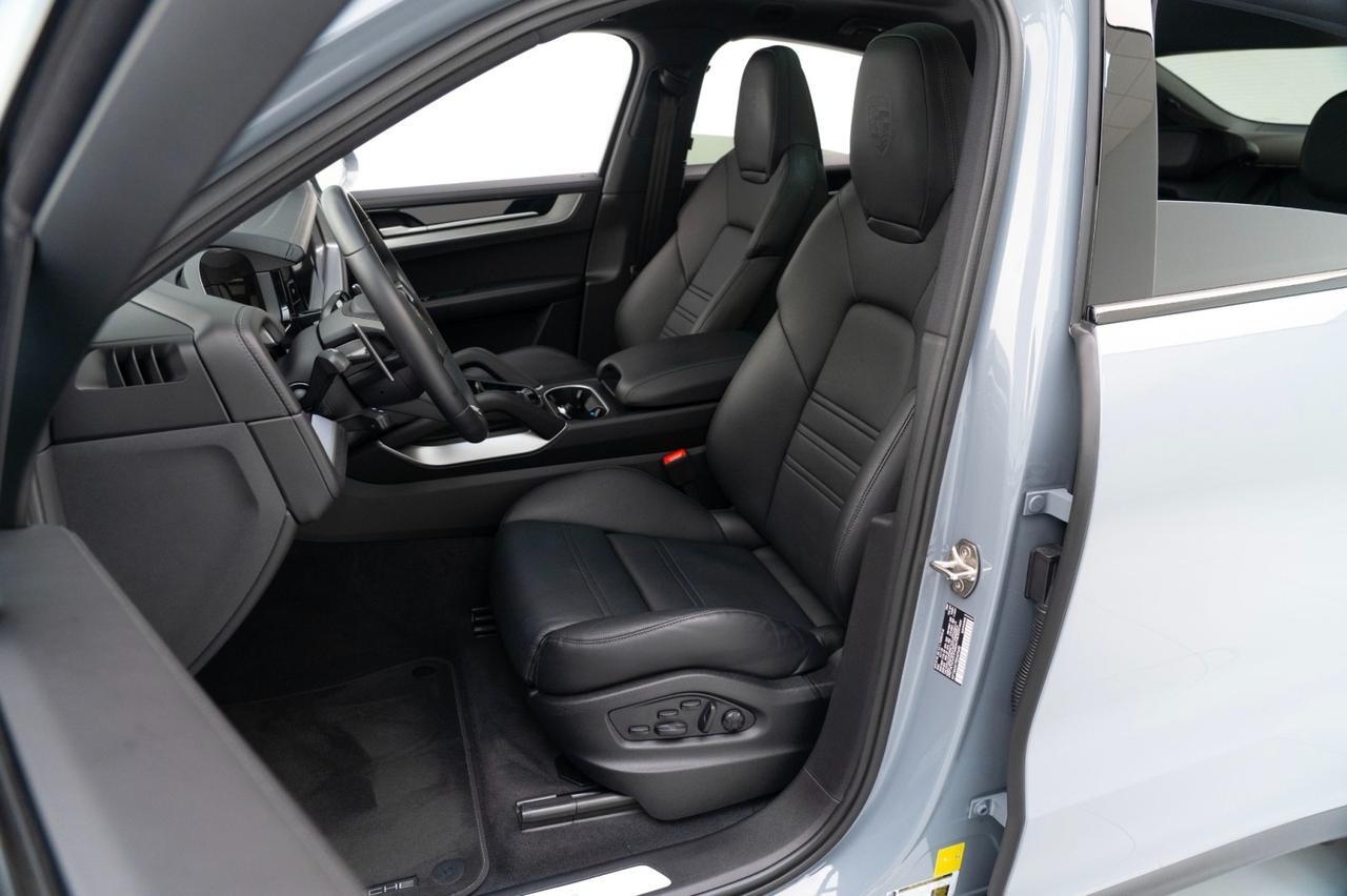 2025 Porsche Cayenne Coupe Pompano Beach FL
