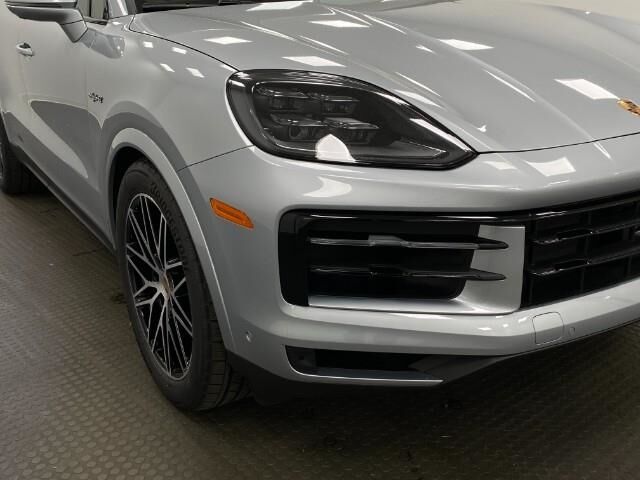 2025 Porsche Cayenne E-Hybrid Appleton WI