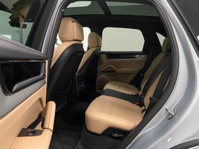 2025 Porsche Cayenne E-Hybrid Appleton WI