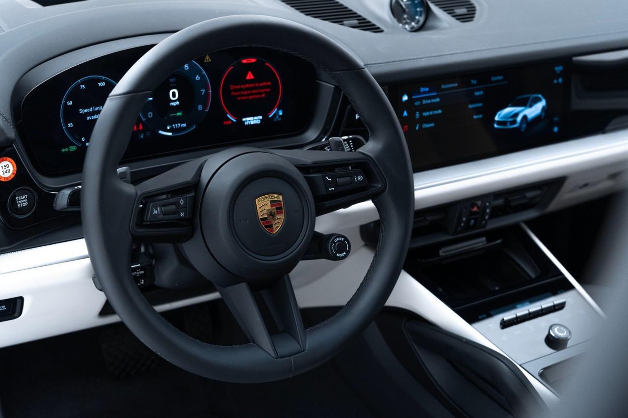 2025 Porsche Cayenne E-Hybrid Coupe Pompano Beach FL