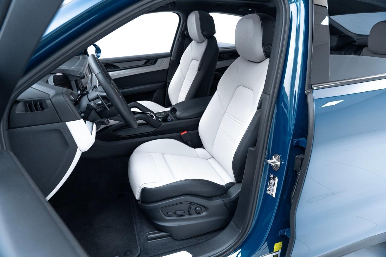 2025 Porsche Cayenne E-Hybrid Coupe Pompano Beach FL