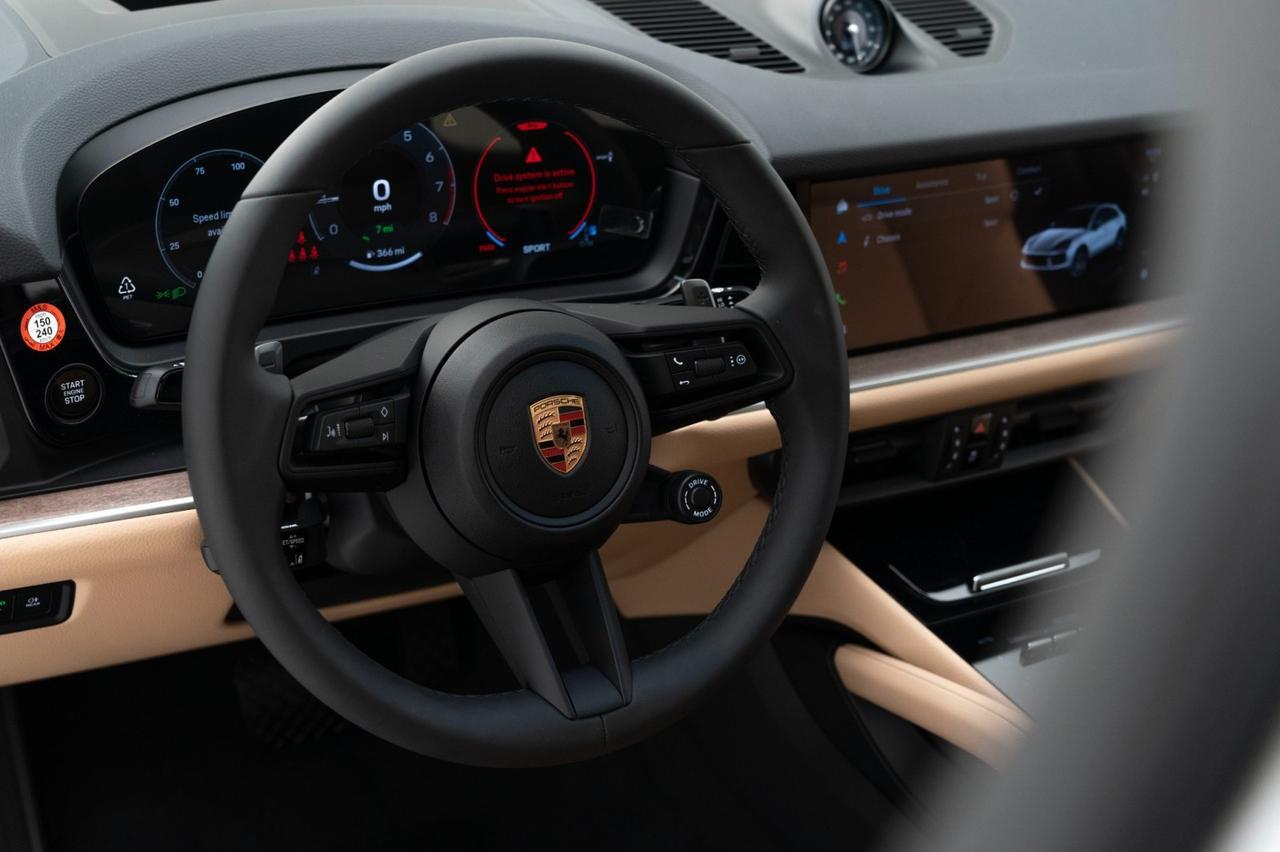 2025 Porsche Cayenne E-Hybrid Coupe Pompano Beach FL