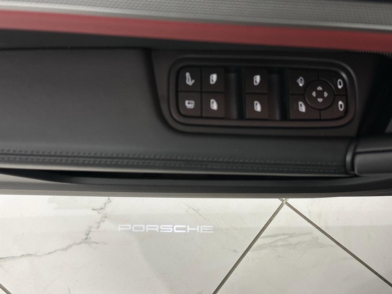 2025 Porsche Cayenne E-Hybrid photo 24