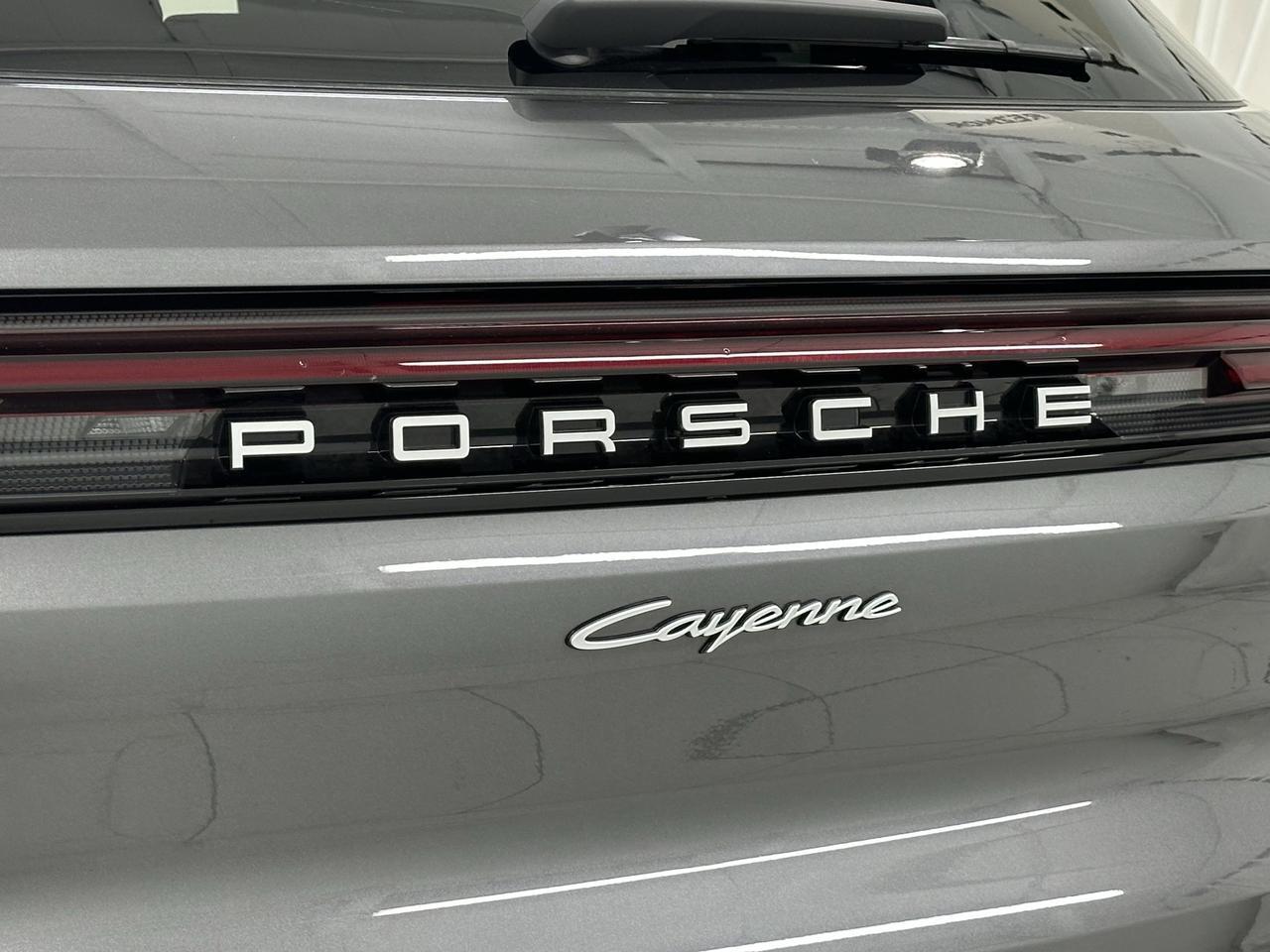 2025 Porsche Cayenne E-Hybrid photo 56