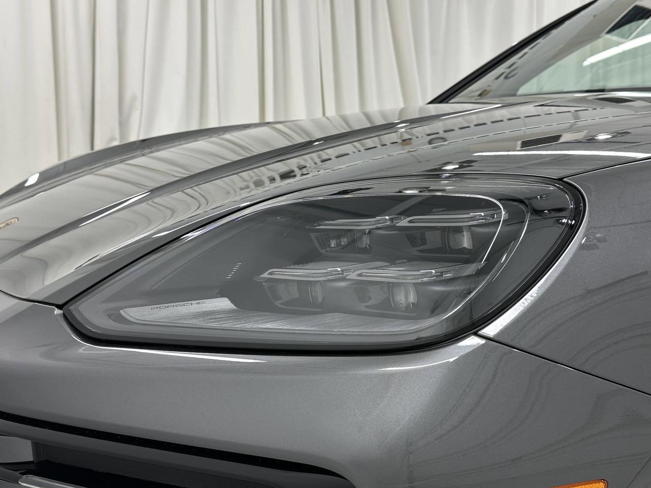 2025 Porsche Cayenne E-Hybrid photo 14
