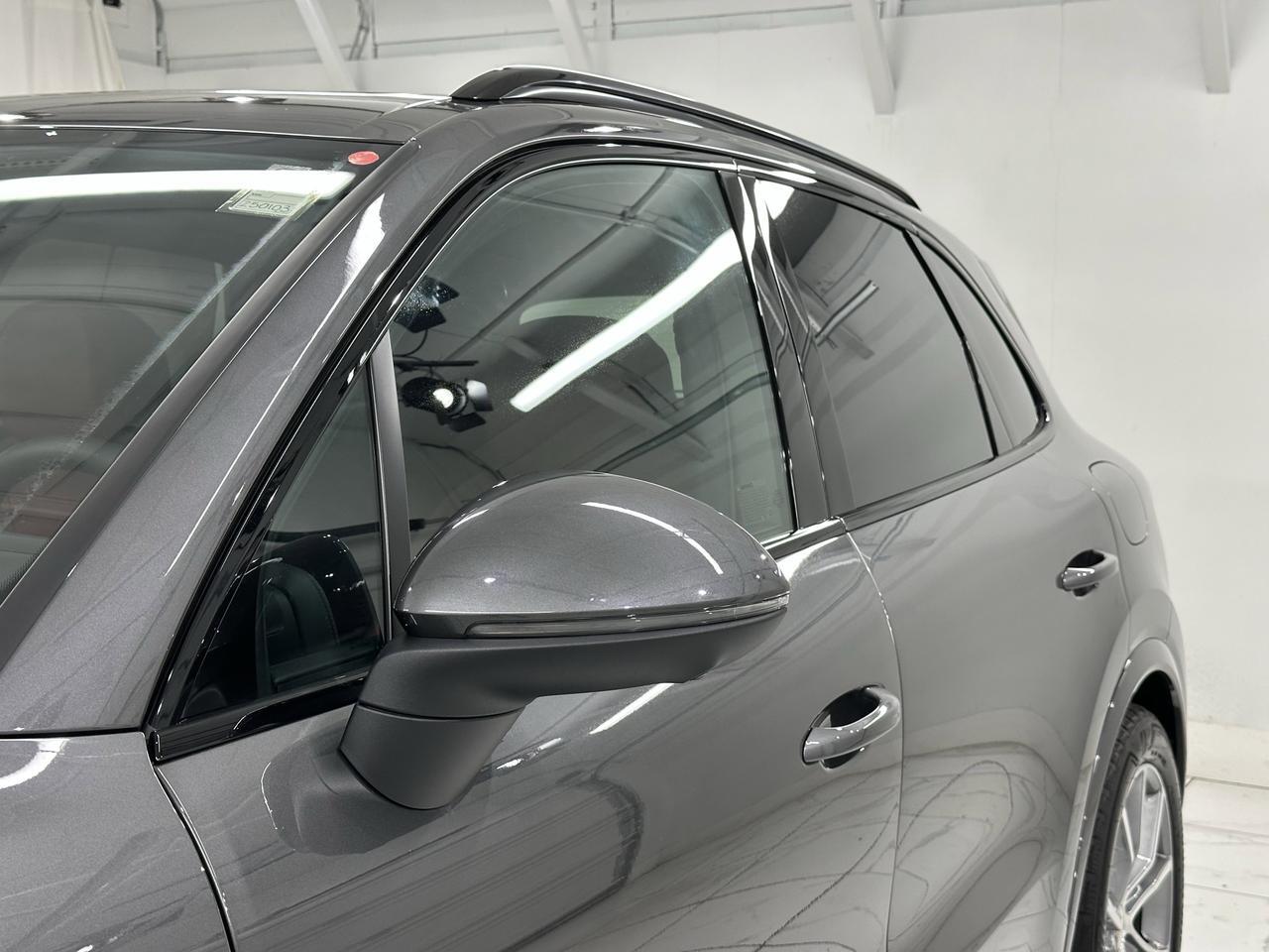 2025 Porsche Cayenne E-Hybrid photo 16