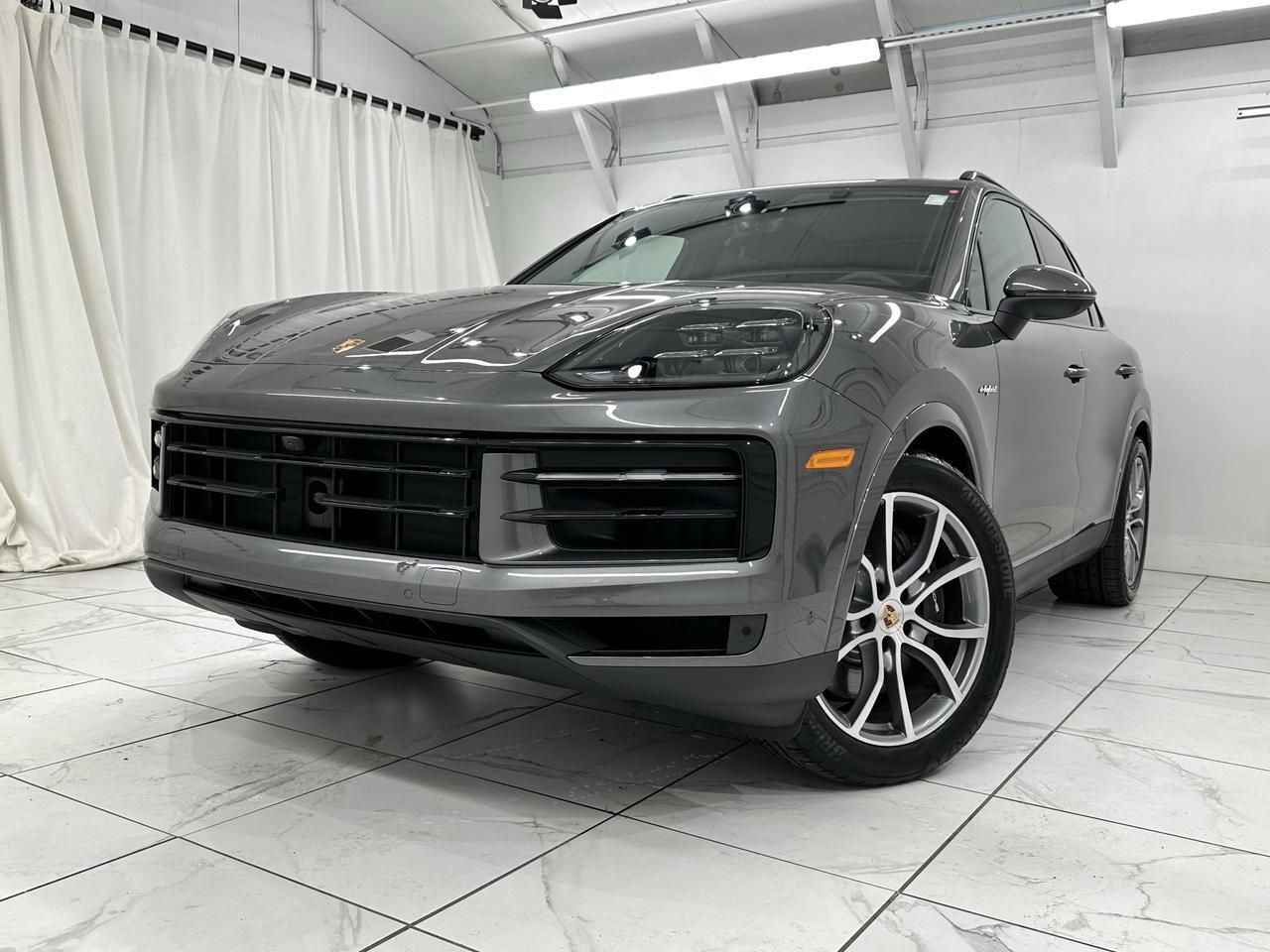 2025 Porsche Cayenne E-Hybrid photo 7