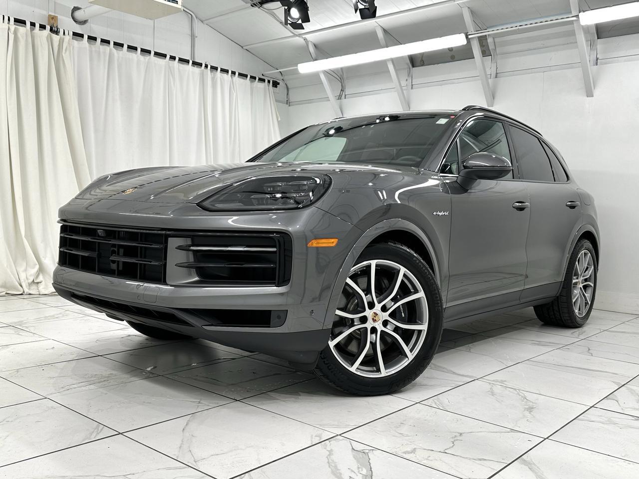 2025 Porsche Cayenne E-Hybrid photo 6