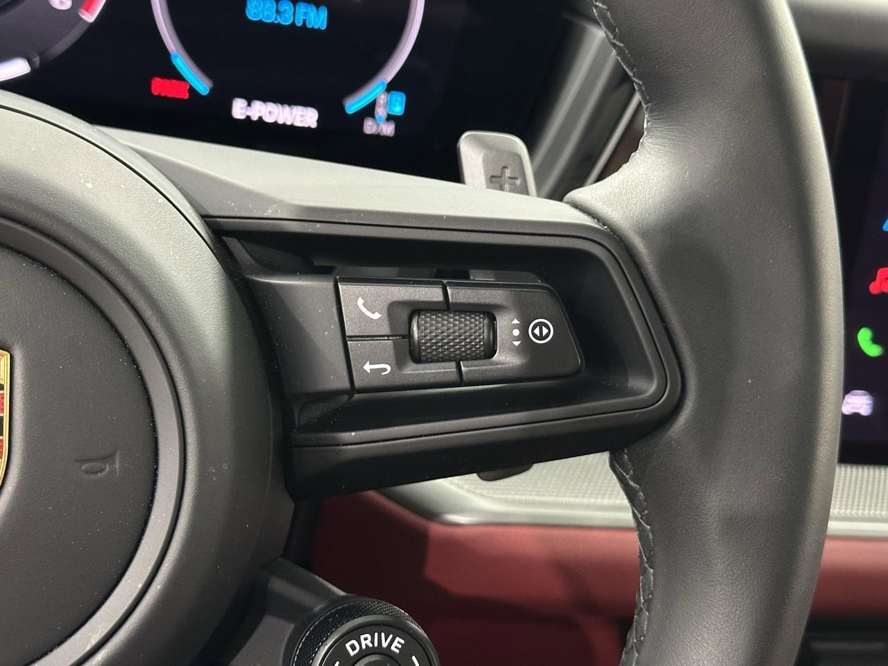 2025 Porsche Cayenne E-Hybrid photo 44