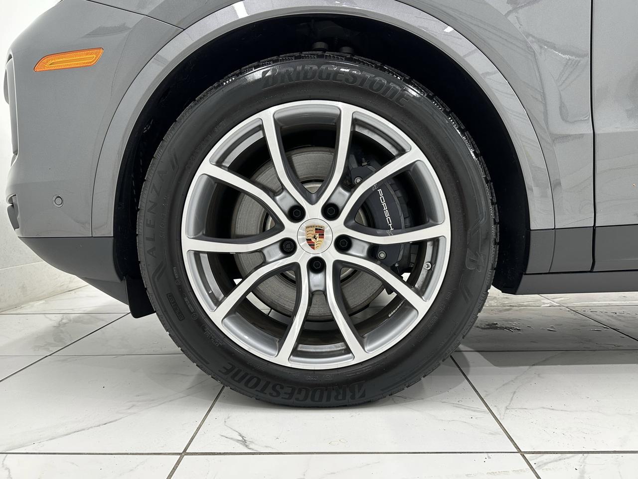 2025 Porsche Cayenne E-Hybrid photo 13