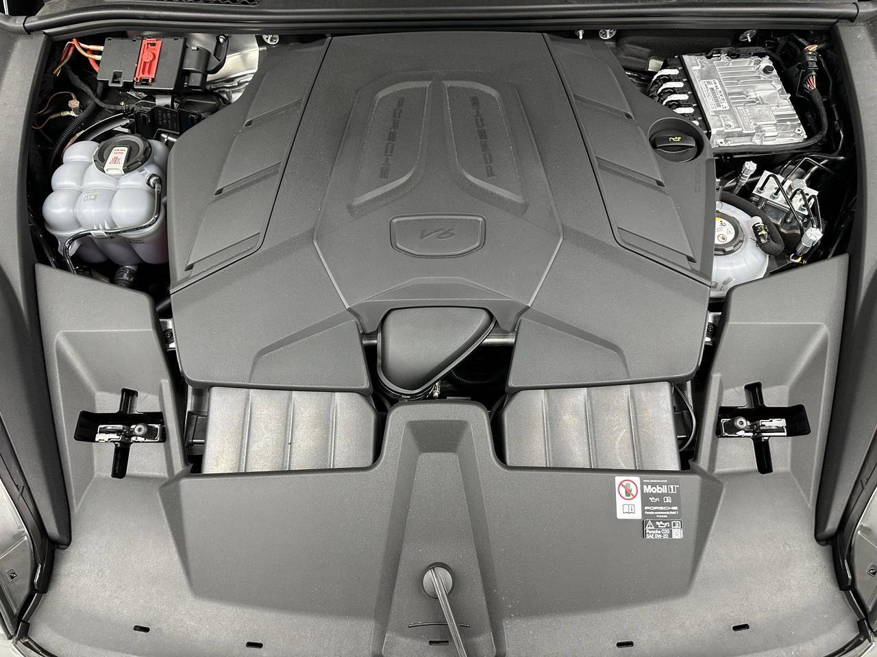 2025 Porsche Cayenne E-Hybrid photo 53