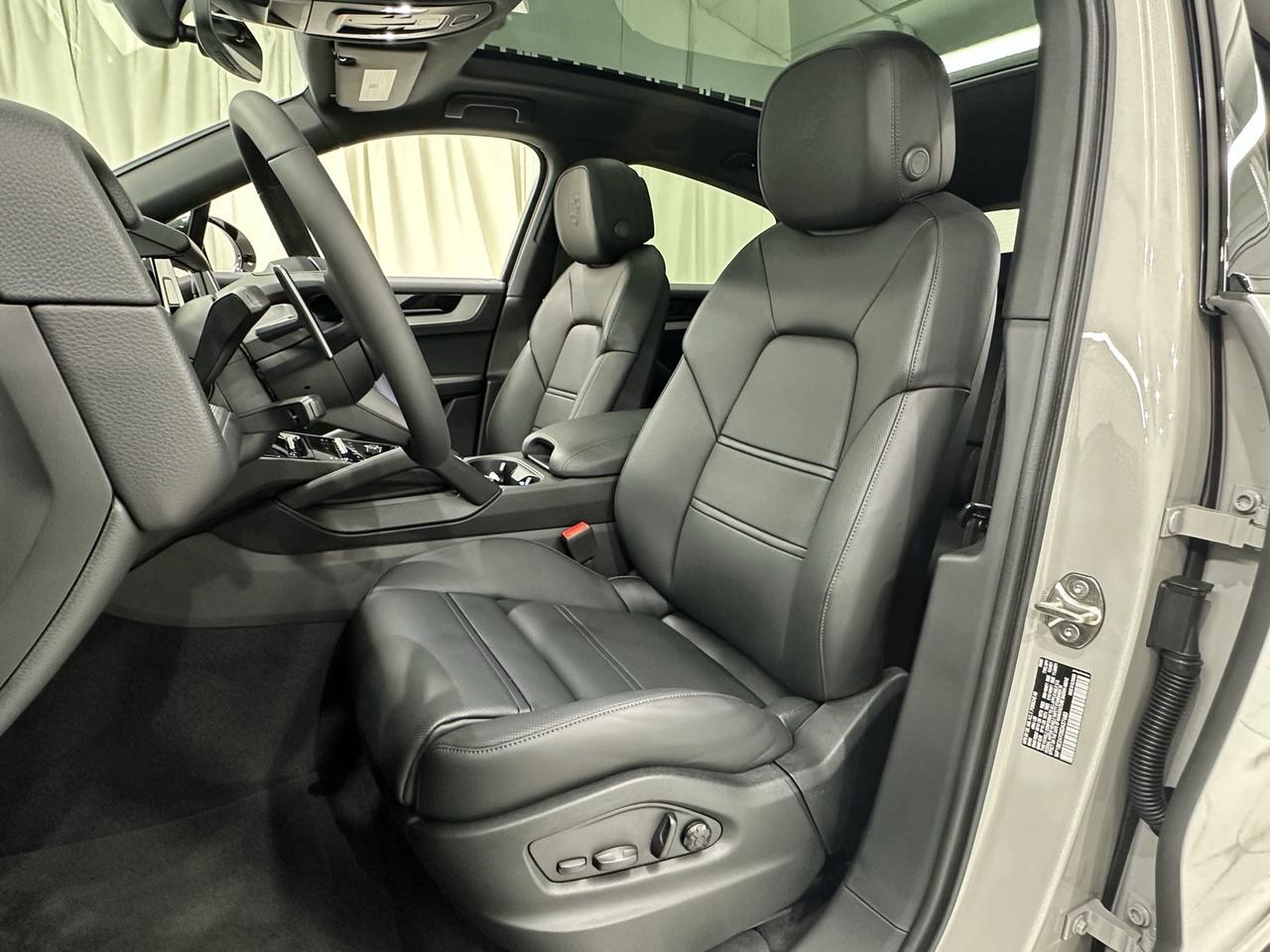 2025 Porsche Cayenne E-Hybrid Newark DE