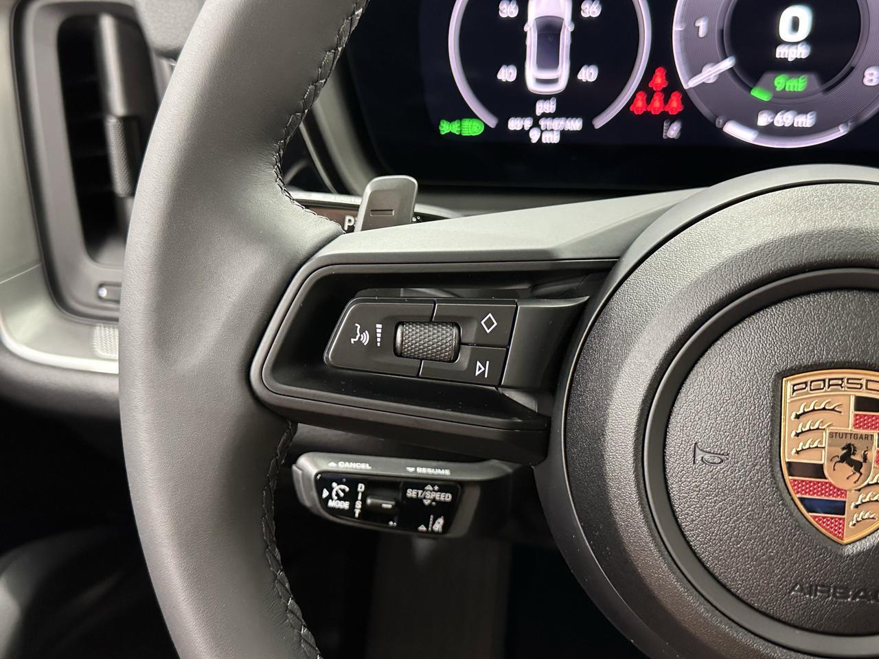 2025 Porsche Cayenne E-Hybrid Newark DE