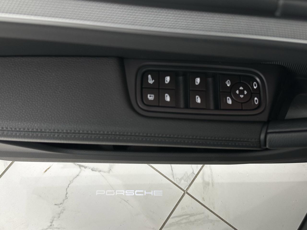 2025 Porsche Cayenne E-Hybrid Newark DE