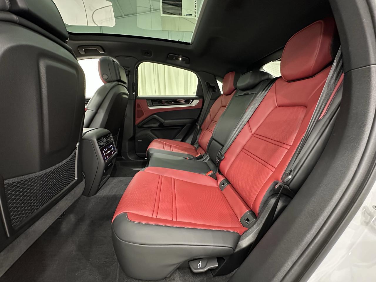 2025 Porsche Cayenne Coup E-Hybrid - Photo 20