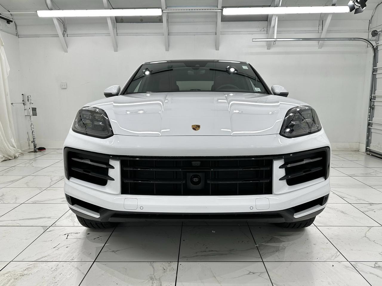 2025 Porsche Cayenne Coup E-Hybrid - Photo 9
