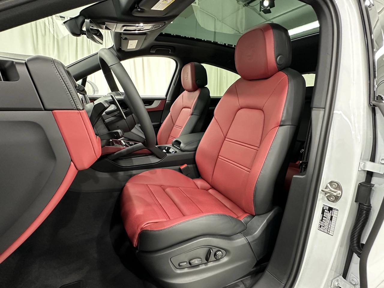 2025 Porsche Cayenne Coup E-Hybrid - Photo 31