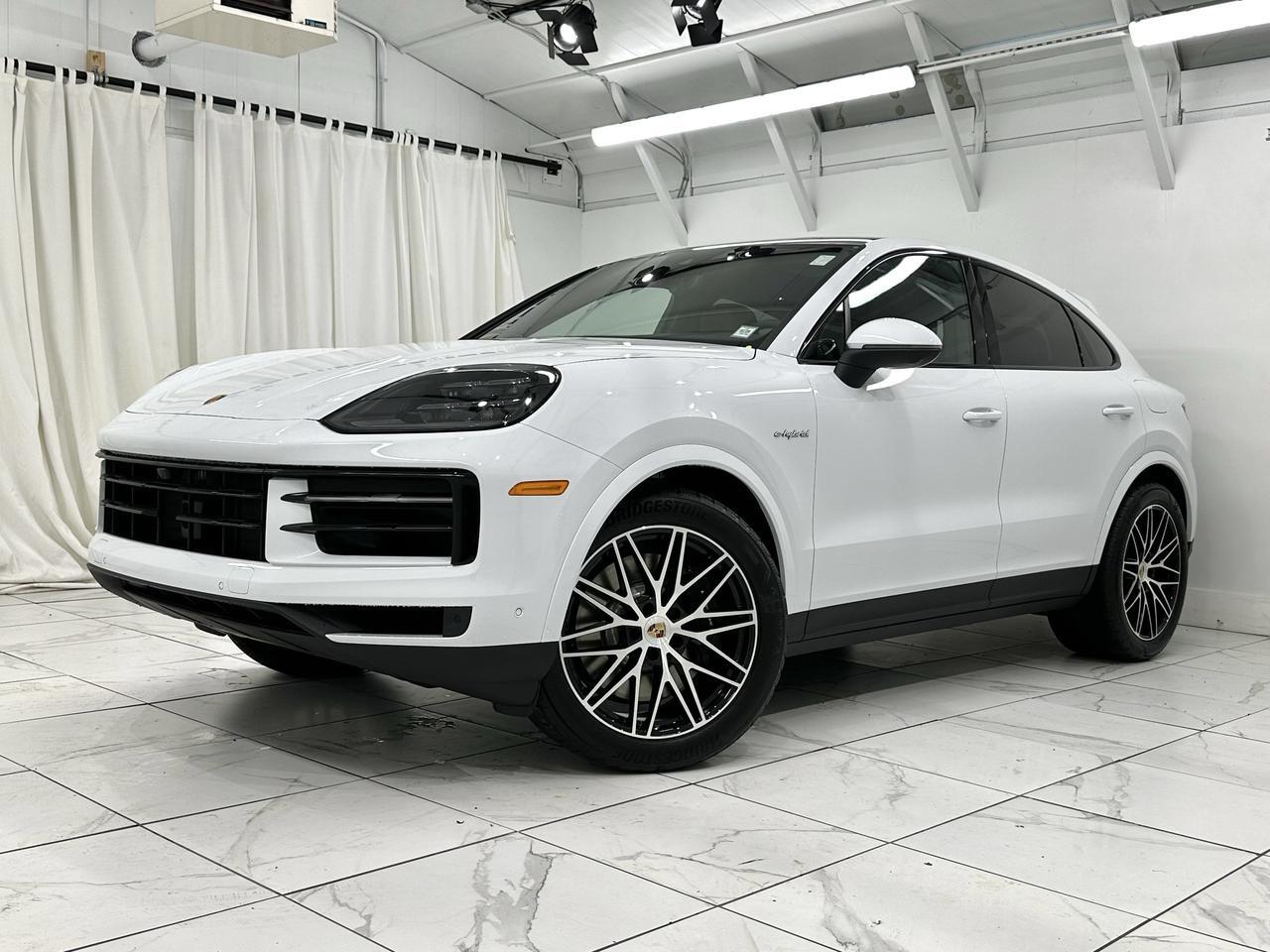 2025 Porsche Cayenne Coup E-Hybrid - Photo 6
