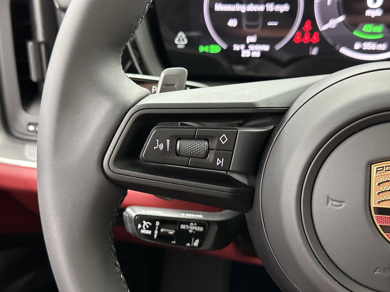 2025 Porsche Cayenne Coup E-Hybrid - Photo 46