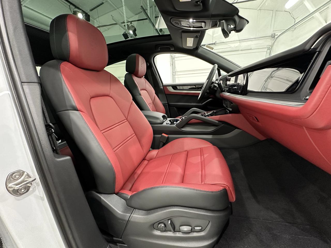 2025 Porsche Cayenne Coup E-Hybrid - Photo 23