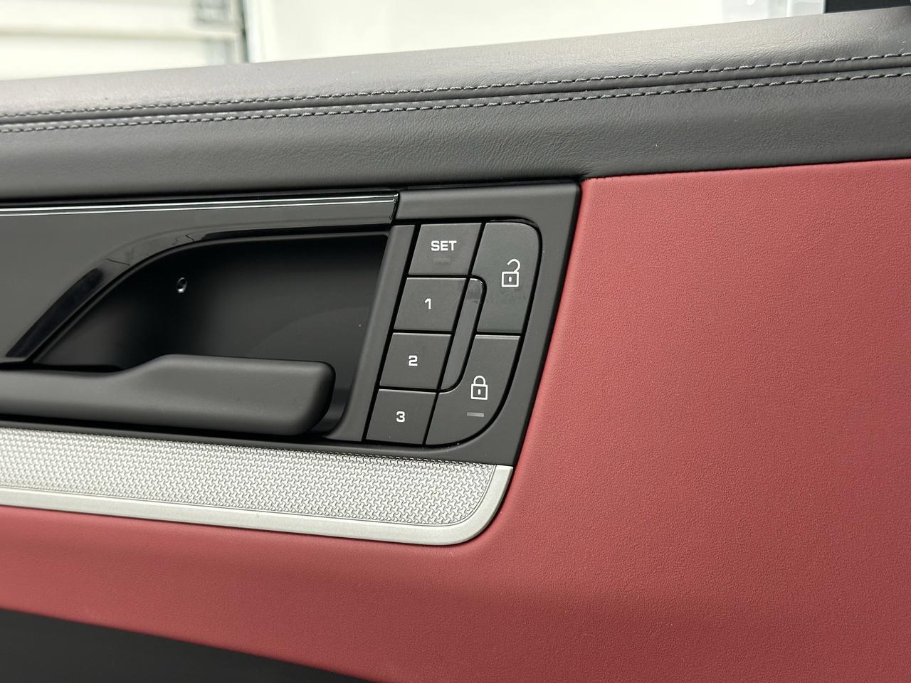 2025 Porsche Cayenne Coup E-Hybrid - Photo 29
