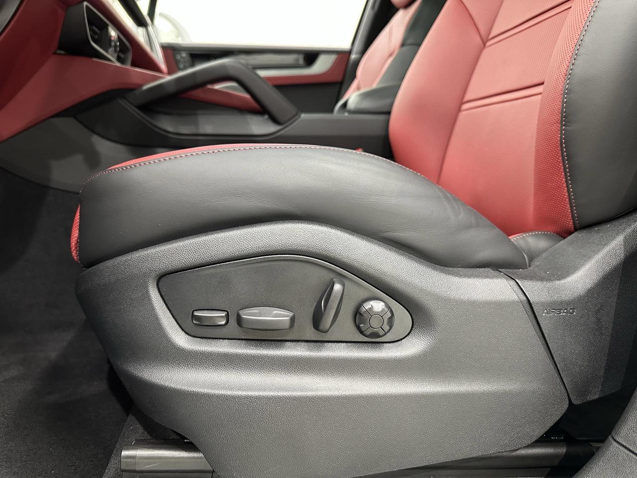 2025 Porsche Cayenne Coup E-Hybrid - Photo 32