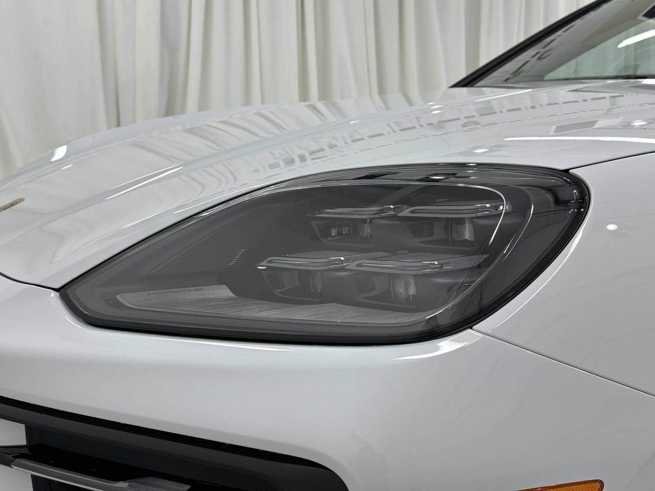 2025 Porsche Cayenne Coup E-Hybrid - Photo 17