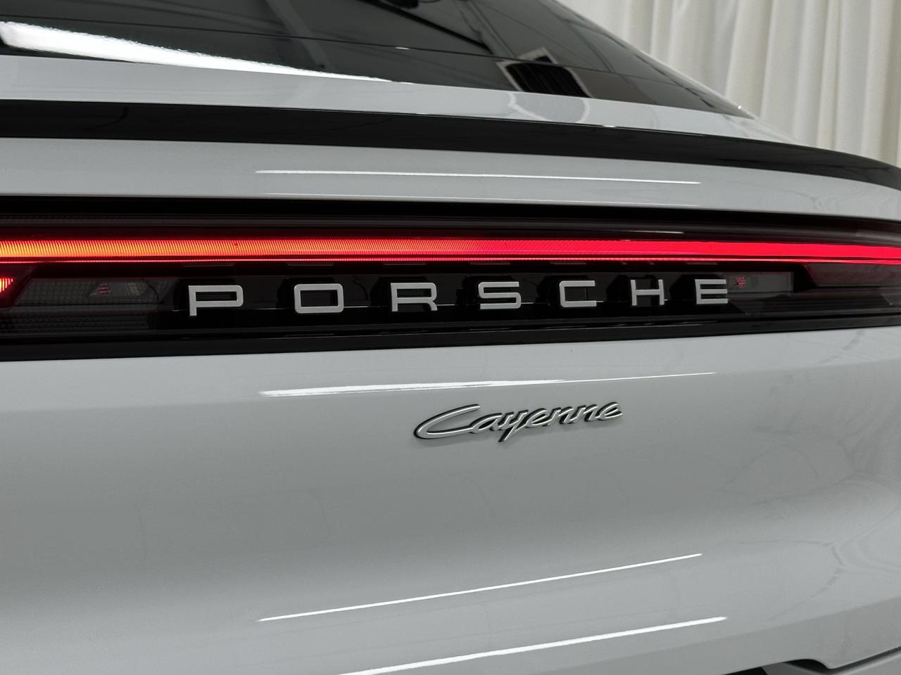 2025 Porsche Cayenne Coup E-Hybrid - Photo 62