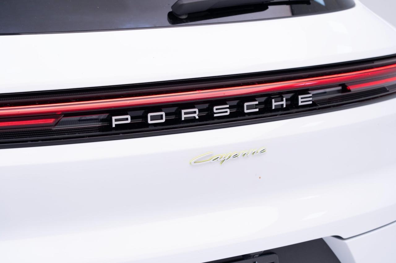 2025 Porsche Cayenne E-Hybrid Pompano Beach FL