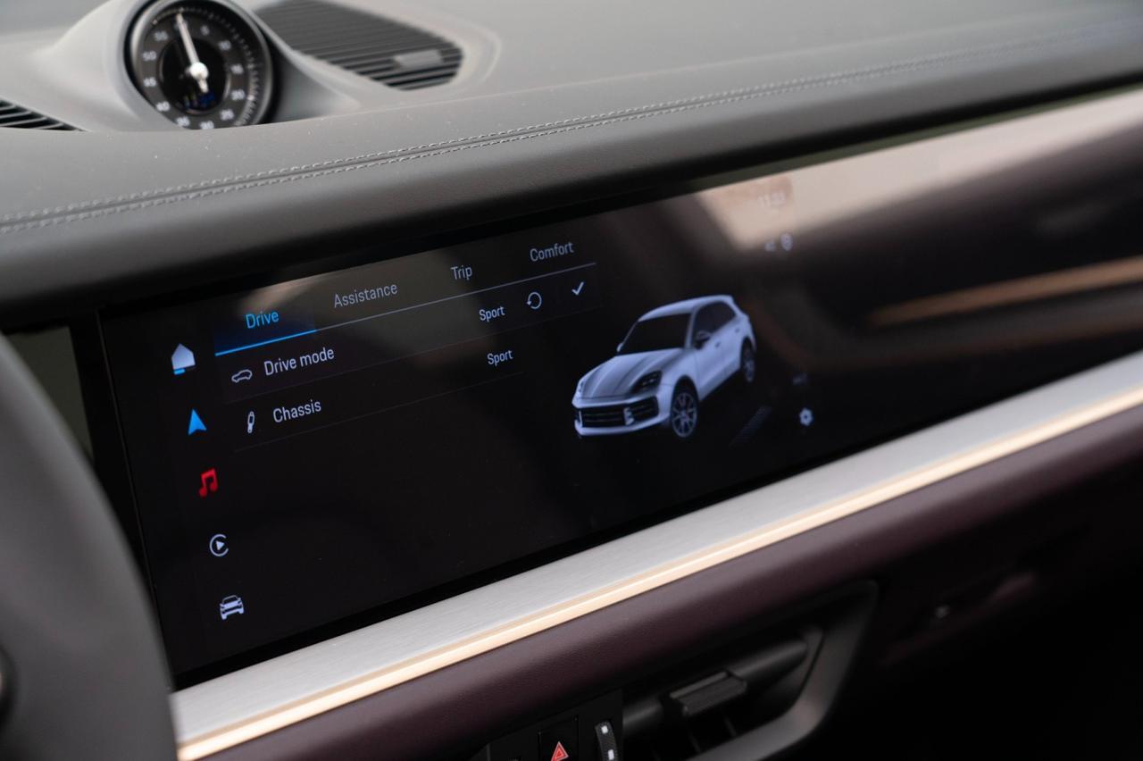 2025 Porsche Cayenne E-Hybrid Pompano Beach FL