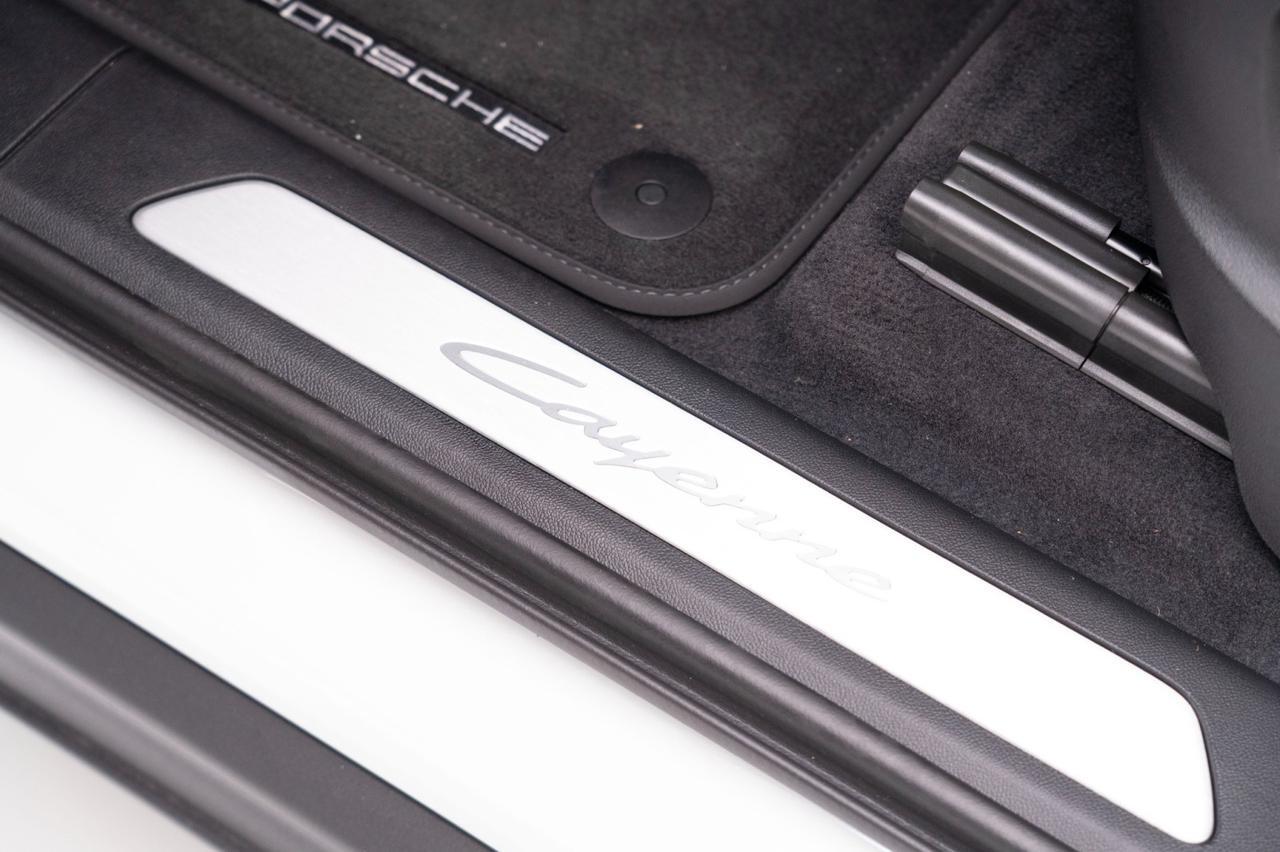 2025 Porsche Cayenne E-Hybrid Pompano Beach FL