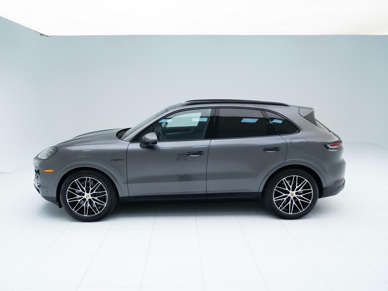 2025 Porsche Cayenne E-Hybrid Pompano Beach FL