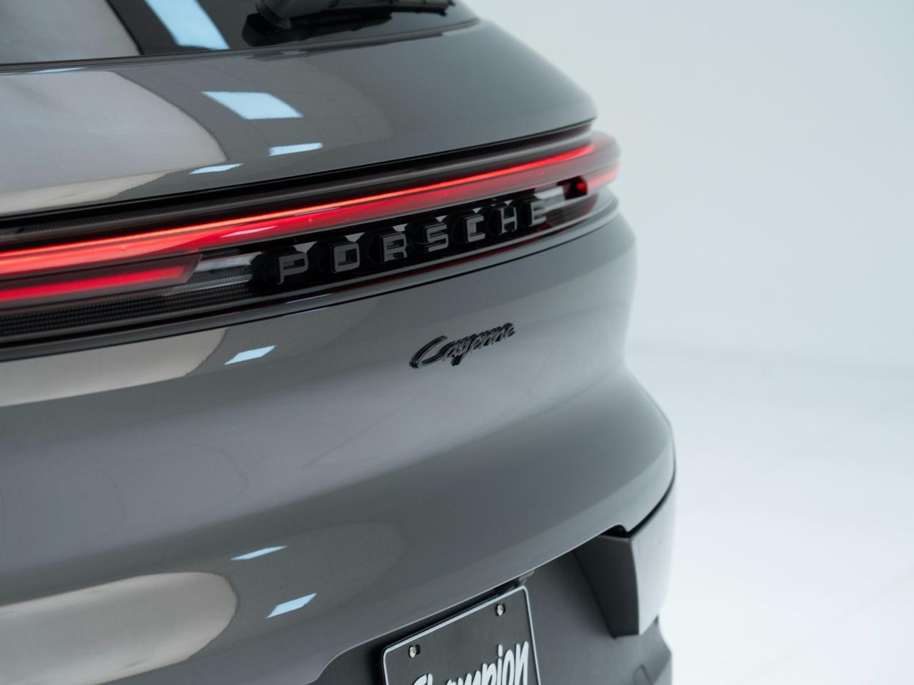 2025 Porsche Cayenne E-Hybrid Pompano Beach FL