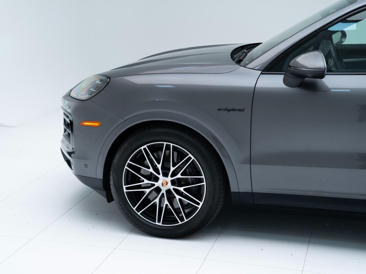 2025 Porsche Cayenne E-Hybrid Pompano Beach FL