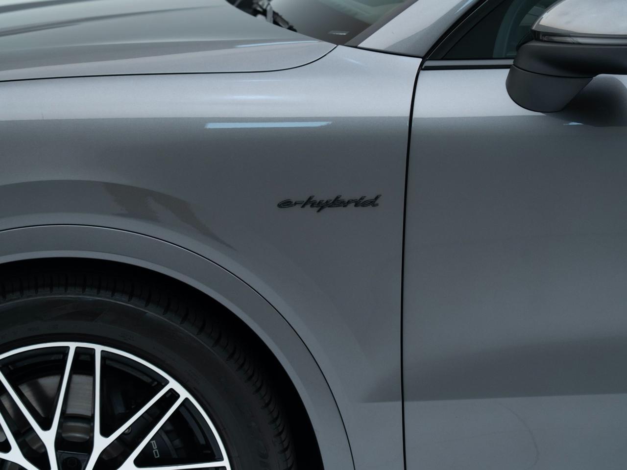 2025 Porsche Cayenne E-Hybrid Pompano Beach FL