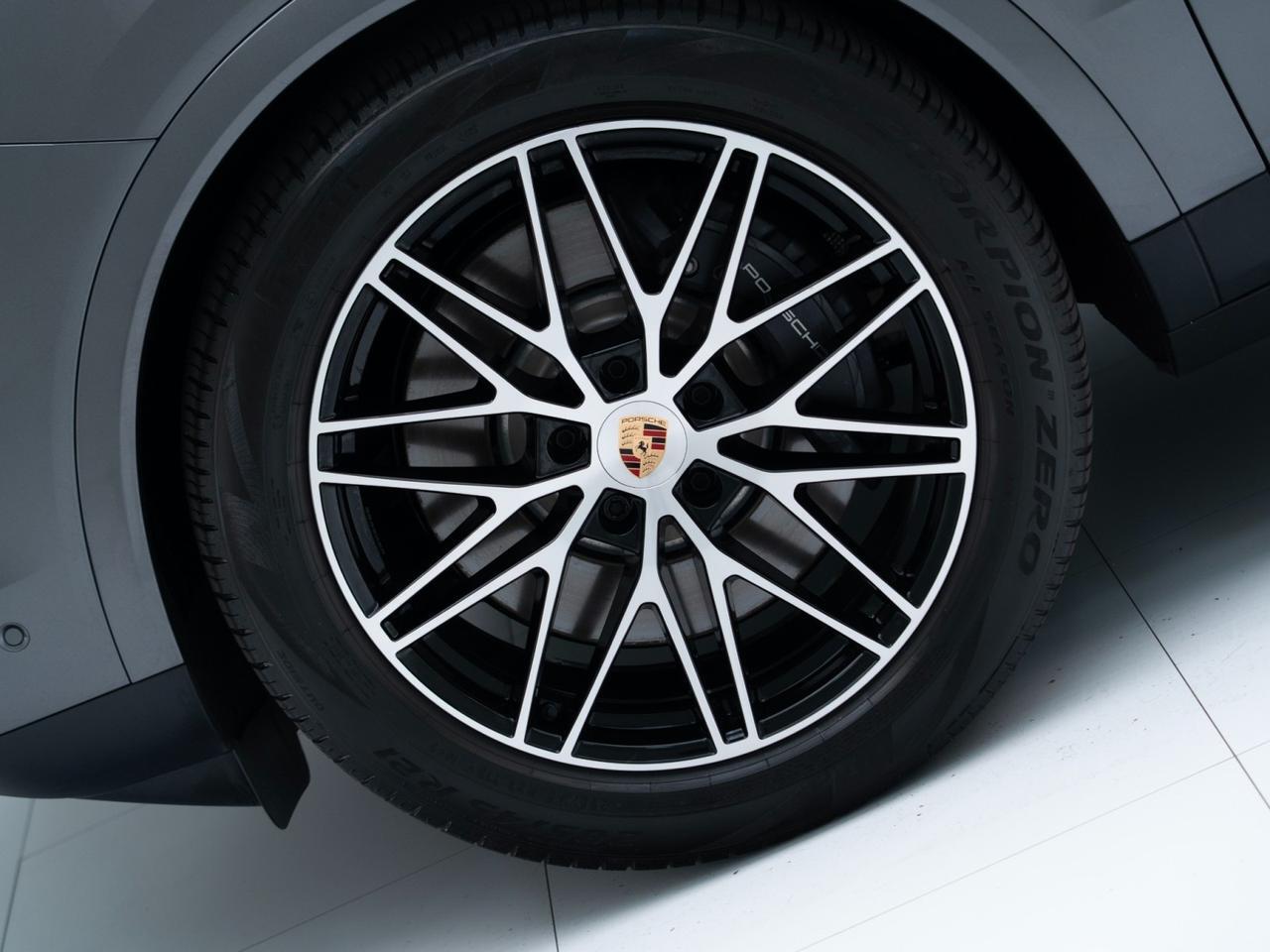 2025 Porsche Cayenne E-Hybrid Pompano Beach FL