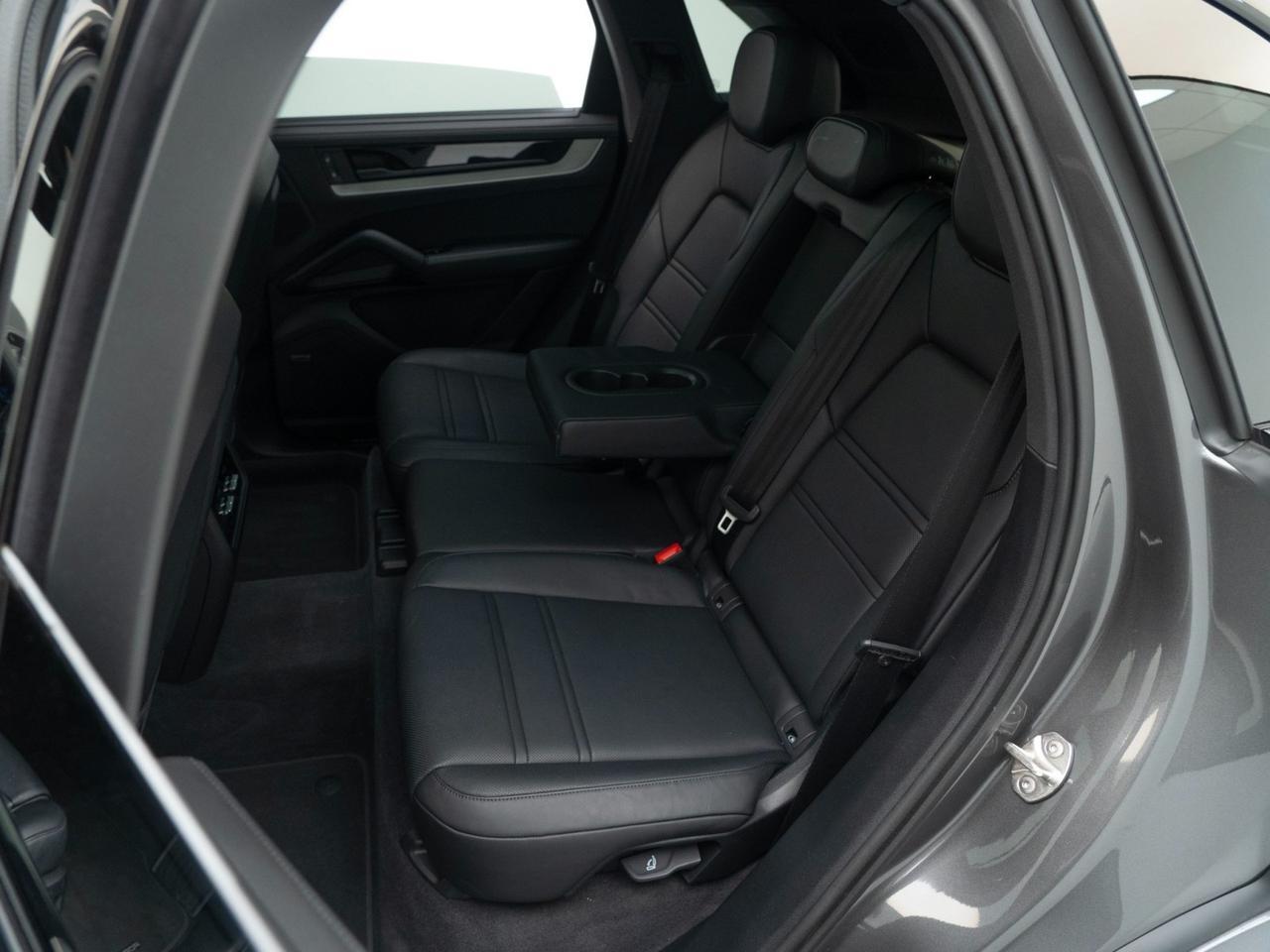 2025 Porsche Cayenne E-Hybrid Pompano Beach FL