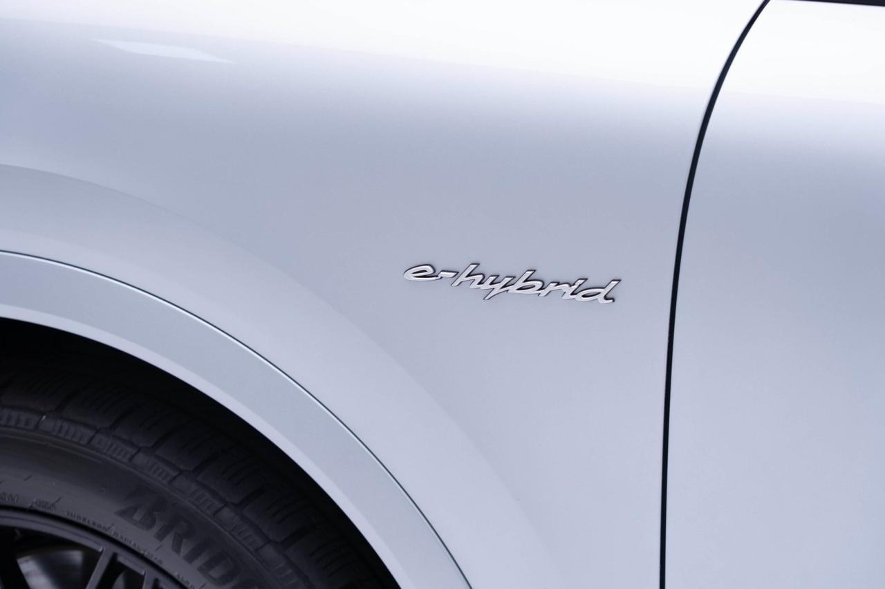 2025 Porsche Cayenne E-Hybrid Pompano Beach FL