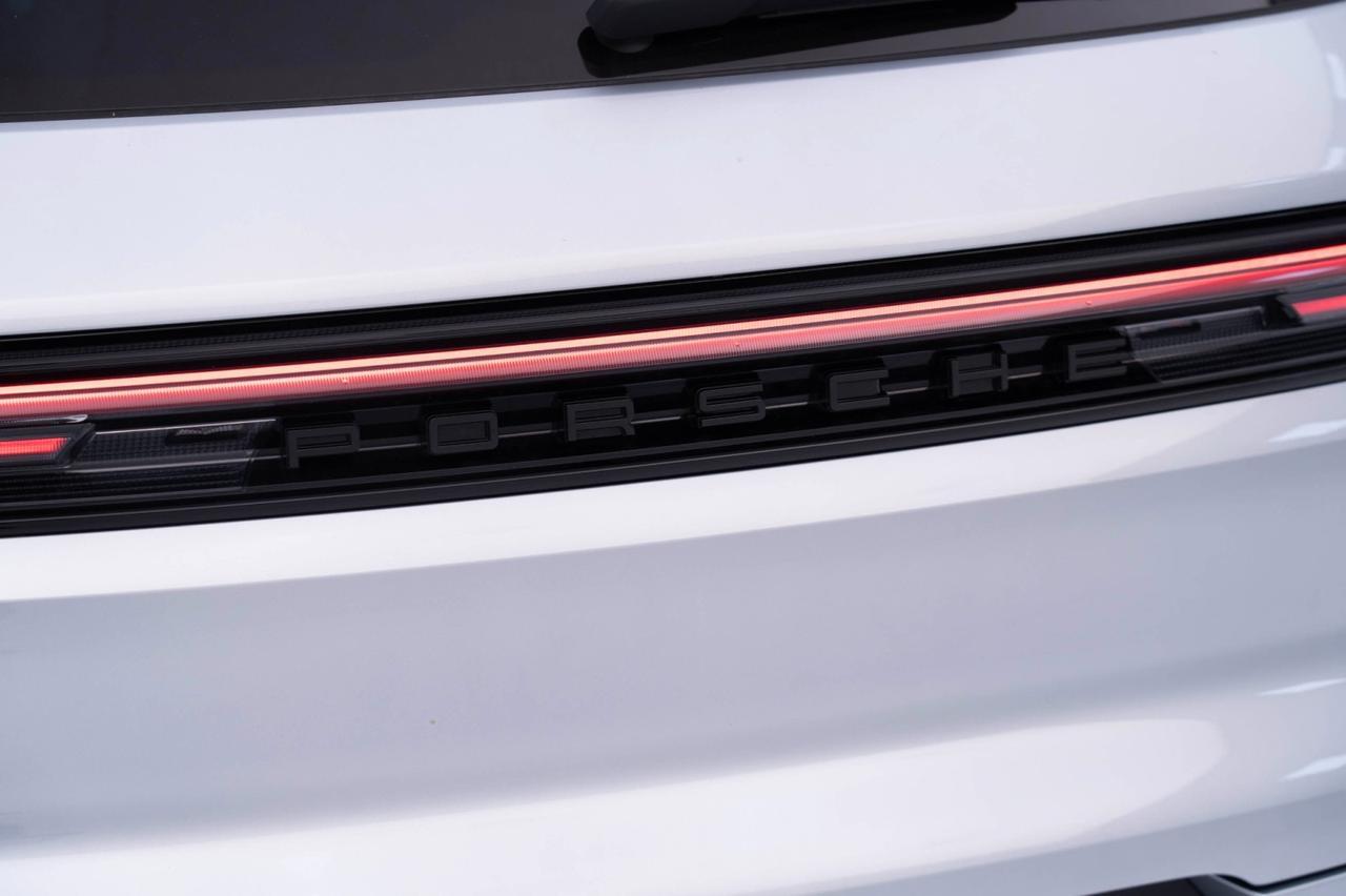 2025 Porsche Cayenne E-Hybrid Pompano Beach FL