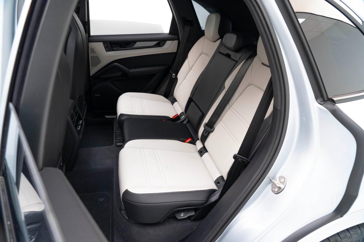 2025 Porsche Cayenne E-Hybrid Pompano Beach FL