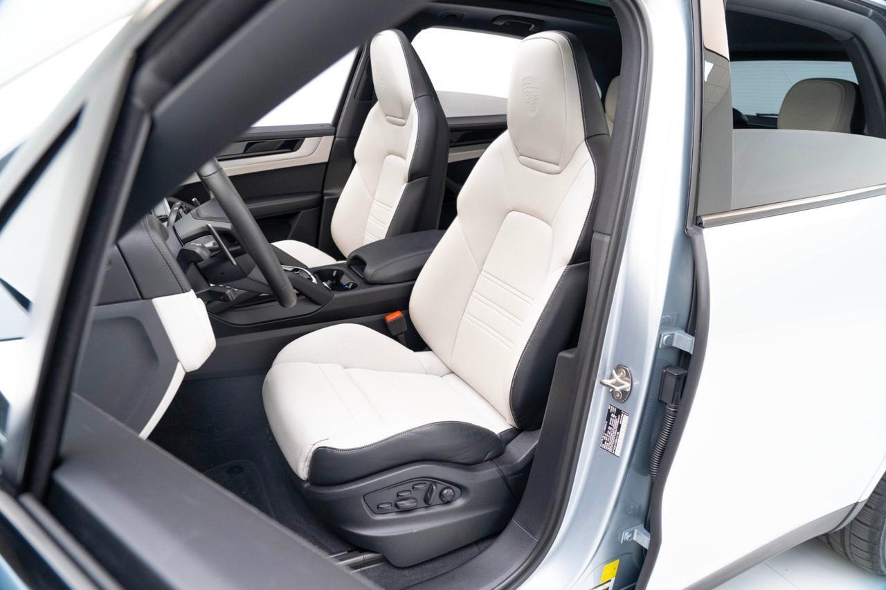 2025 Porsche Cayenne E-Hybrid Pompano Beach FL