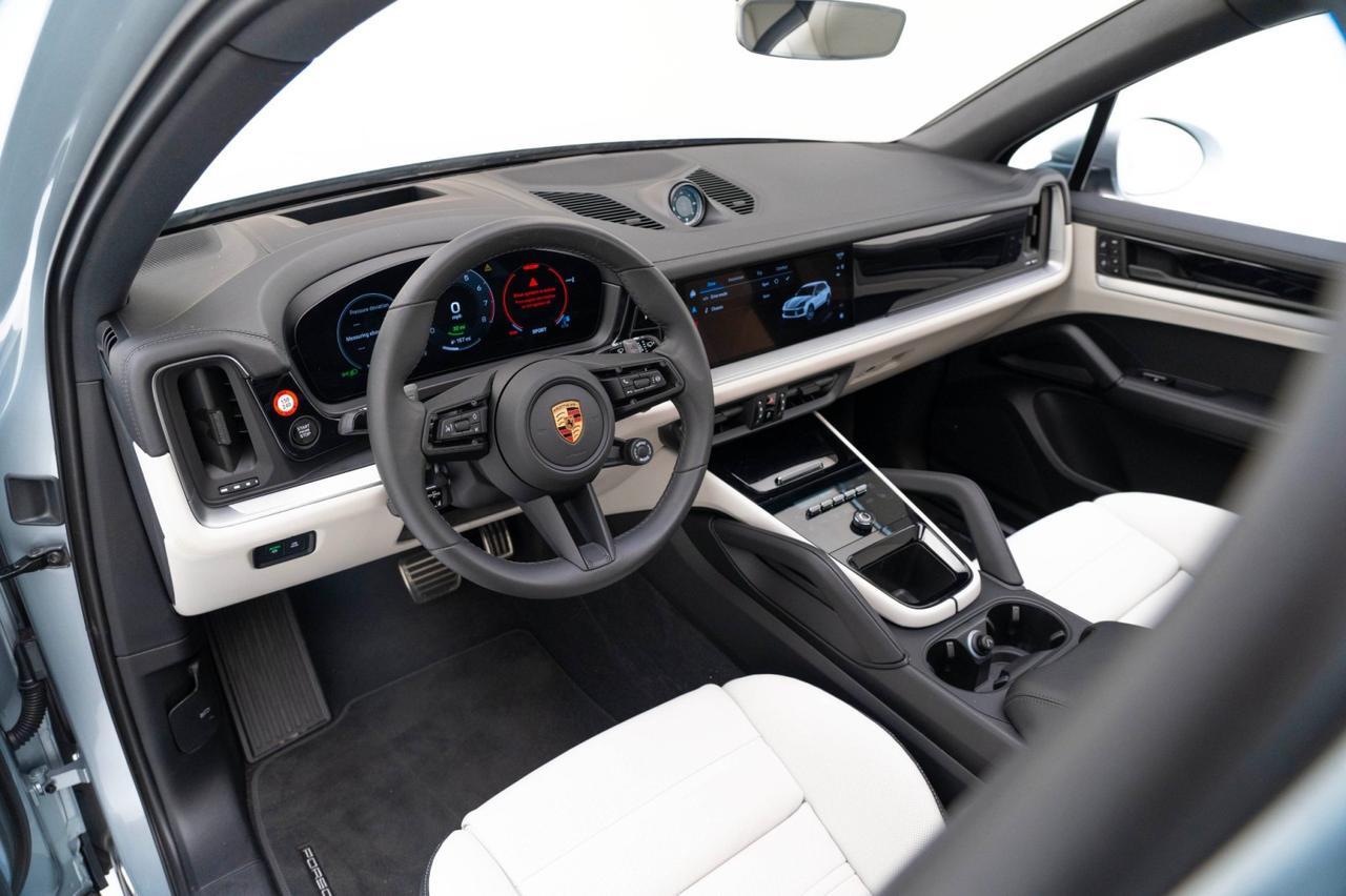 2025 Porsche Cayenne E-Hybrid Pompano Beach FL