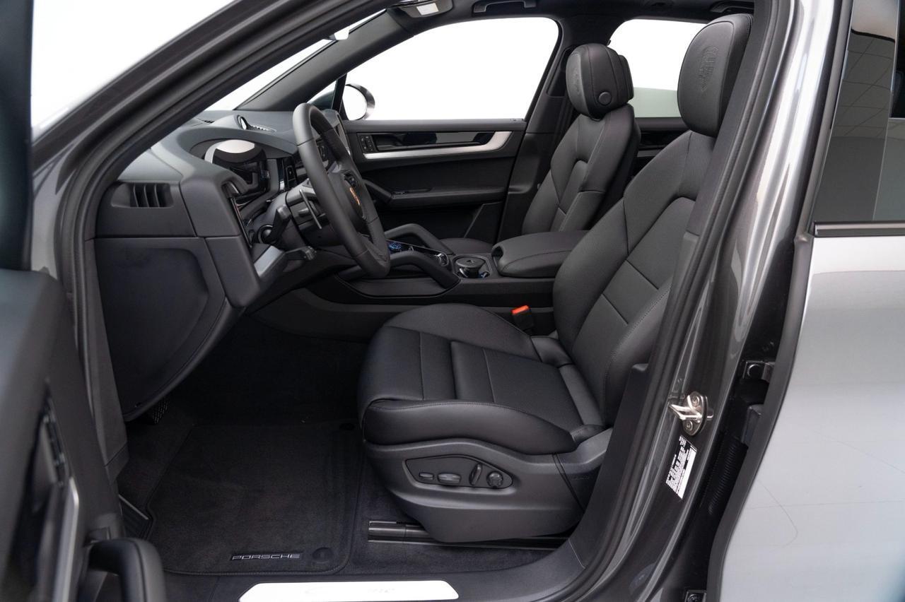2025 Porsche Cayenne E-Hybrid Pompano Beach FL