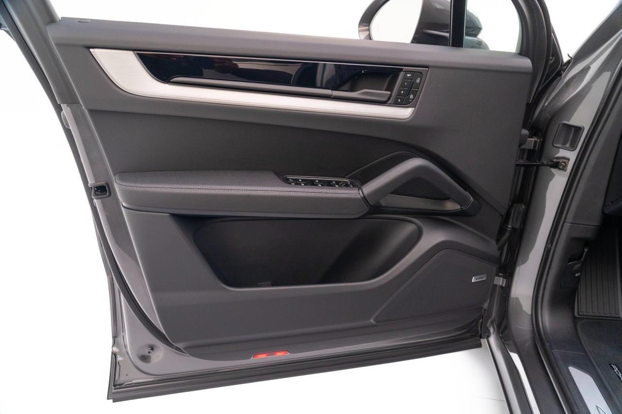 2025 Porsche Cayenne E-Hybrid Pompano Beach FL