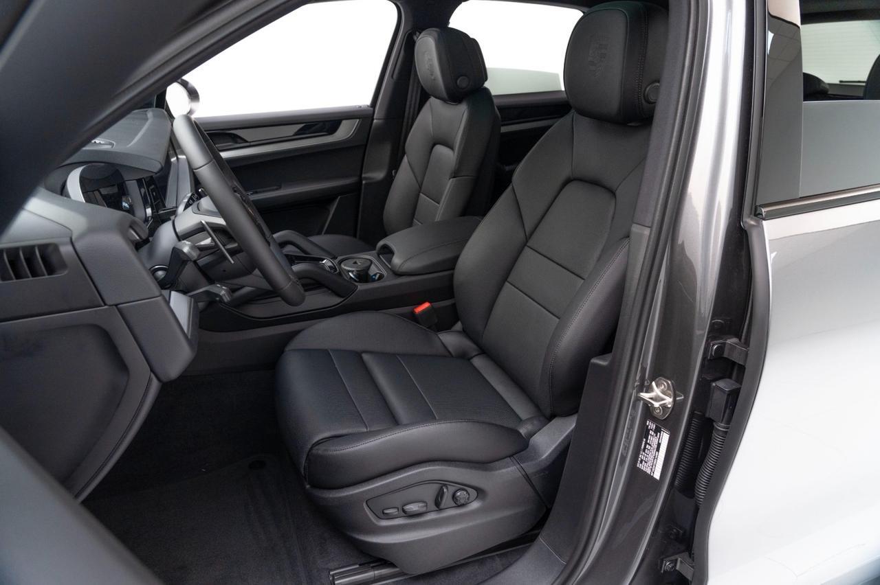 2025 Porsche Cayenne E-Hybrid Pompano Beach FL
