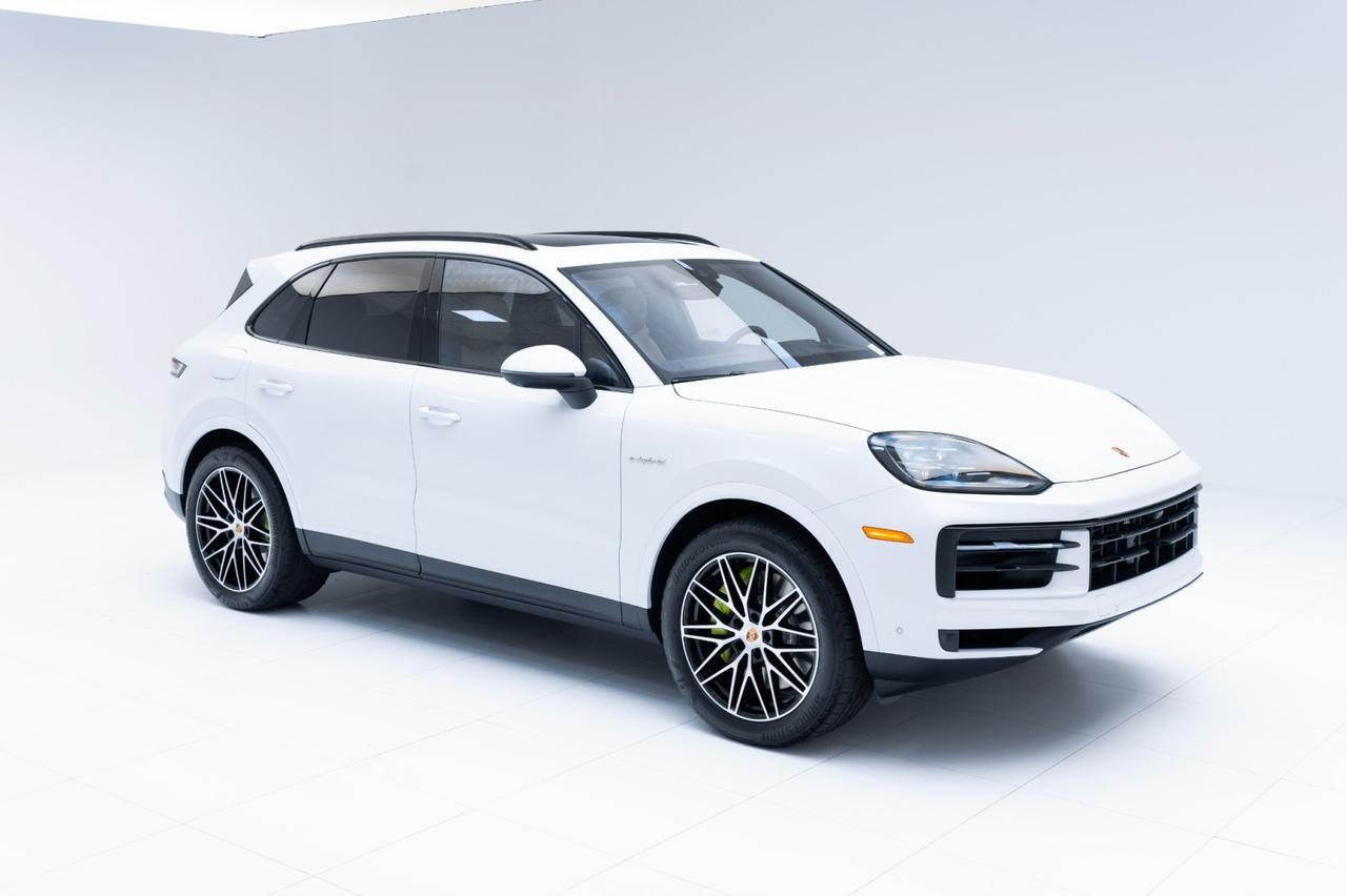 New 2025 Porsche Cayenne EHybrid in Pompano Beach FL