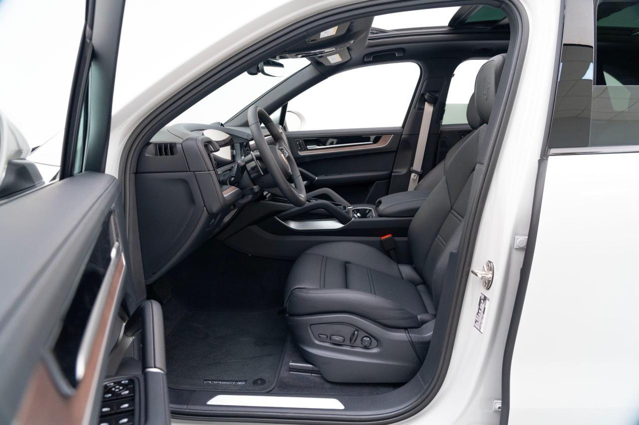 2025 Porsche Cayenne E-Hybrid Pompano Beach FL