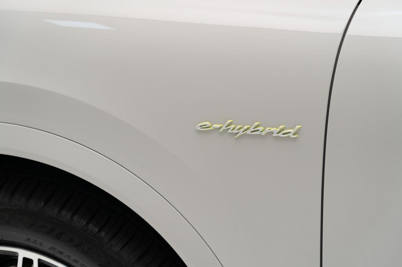 2025 Porsche Cayenne E-Hybrid Pompano Beach FL
